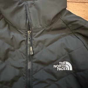 The North Face Women’s Black 550 Jacket - small
